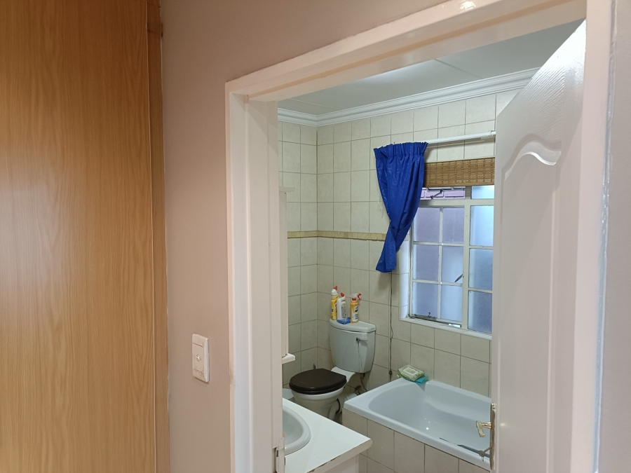To Let 3 Bedroom Property for Rent in Pentagon Park Free State